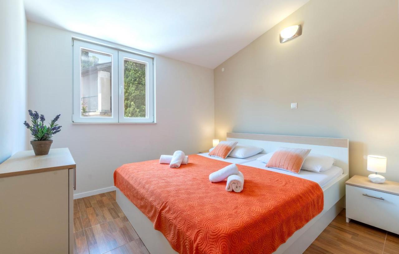 Apartments Listes Милна Экстерьер фото