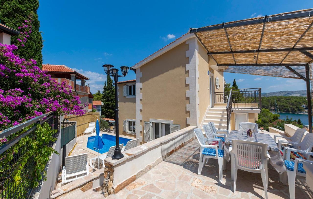 Apartments Listes Милна Экстерьер фото